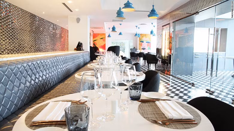 Nhà hàng Urban Grill (Accra, Ghana): Đây là một trong những nhà hàng sang trọng bậc nhất Ghana nhờ thực đơn gồm có thịt bò hảo hạng từ bang Nebraska được nấu chín trên bếp than hồng.