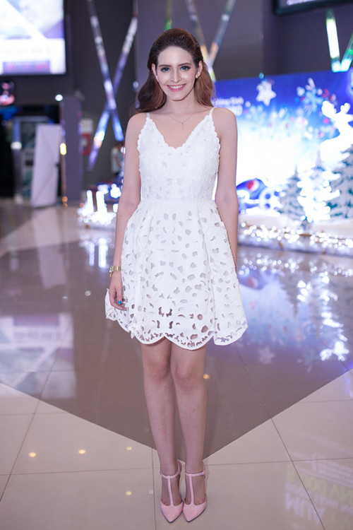 Diễn viên Andrea, tên đầy đủ là Andrea Aybar Carmona, sinh năm 1995 ở Tây Ban Nha. Cô theo bố và em trai sang Việt Nam sống rồi lấy tên tiếng Việt là Lê Thị Thúy An từ khi còn là một cô bé. Năm 2010, Andrea bén duyên với làng giải trí trong vai trò người mẫu. Gương mặt Tây cùng chiều cao nổi trội khiến cô nhanh chóng được yêu thích và trở thành một trong những hot girl đình đám.