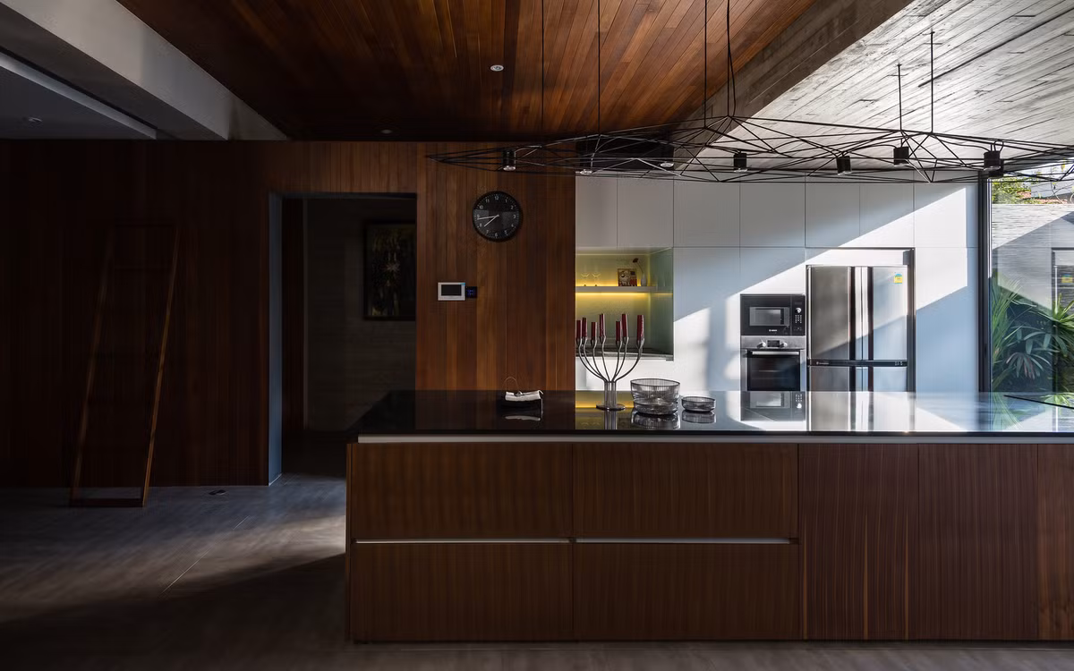 Không gian bếp hiện đại.