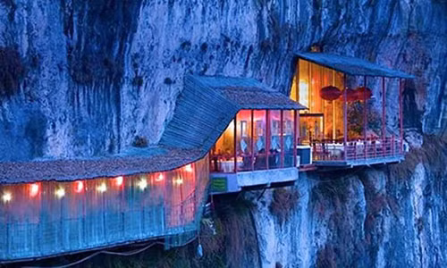 Nhà hàng vách núi Fangweng, Trung Quốc: Nhà hàng này nằm tại hẻm núi Xiling thuộc tỉnh Hà Bắc, Trung Quốc.