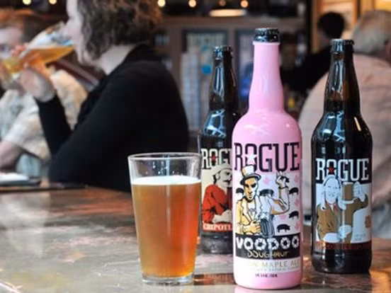 Rogue Ales, sân bay Portland, Oregon (Mỹ): Đây là một gợi ý cho những người muốn thưởng thức một cốc bia ở sân bay Portland.