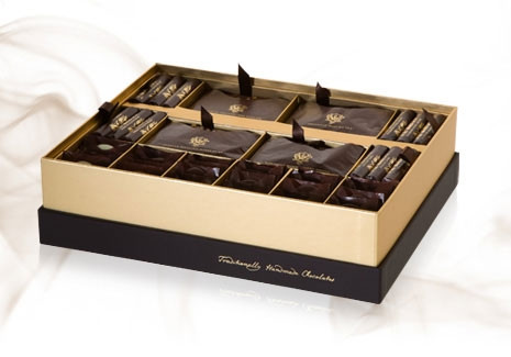 8. House of Grauer Aficionado Magnum Collection: House of Grauer, thương hiệu socola của Thụy Sỹ đã chế tạo nên một loại socola đặc biệt có tên Aficionado Magnum. Một hộp có 104 thanh socola với 14 hương vị khác nhau. Điểm đặc biệt của House of Grauer là khi bạn ăn thanh này xong, dư vị của nó sẽ làm bật lên cái tuyệt hảo của thanh tiếp theo. Giá của một hộp House of Grauer là 275 USD.