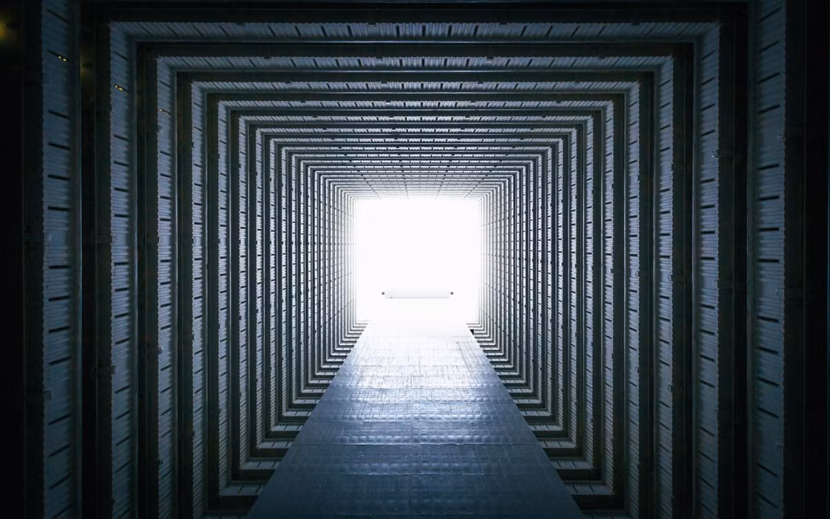 Bên trong tòa nhà Ping Shek, Hong Kong, nơi ở của khoảng 12.000 dân cư.