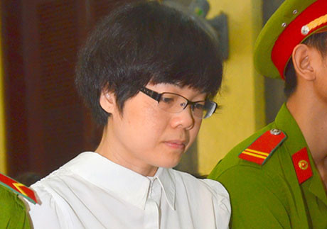 Làm ăn thua lỗ, năm 2010, Như lợi dụng chức vụ và danh nghĩa của ngân hàng để lừa đảo chiếm đoạt tiền gửi của khách hàng. Từ tháng 10/2010 đến 9/2011, Như thuê người làm giả con dấu, tài liệu của nhiều ngân hàng, đơn vị và giả chữ ký trên các chứng từ, hợp đồng, sau đó sử dụng hồ sơ giả để huy động vốn cho VietinBank. Tổng cộng, Huyền Như đã lừa đảo của 9 công ty, 3 ngân hàng, 3 cá nhân để chiếm đoạt khoảng 4.000 tỷ đồng.