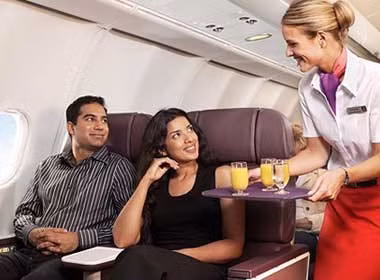Trong khi đó, một hành khách từng yêu cầu với tiếp viên rằng: “Có thể đưa con tôi đến phòng vui chơi” và “Có nhà hàng McDonald’s trên máy bay không?”. Ảnh minh họa.