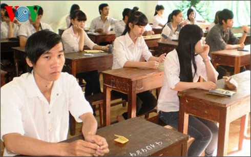 Hom nay, cac truong dai hoc nhan ho so dang ky xet tuyen dot 1