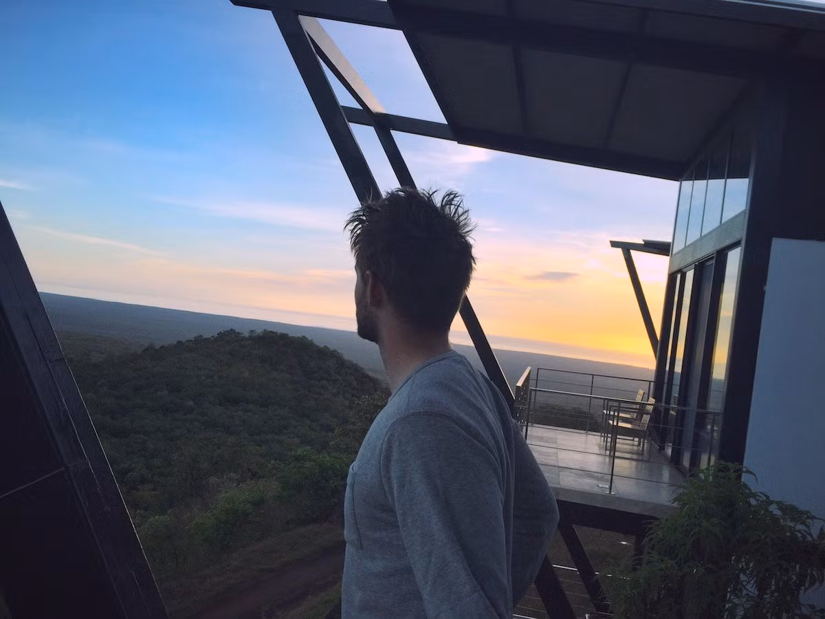 Hầu hết các phòng ở đây đều có ban công nhìn ra thiên nhiên hùng vĩ.