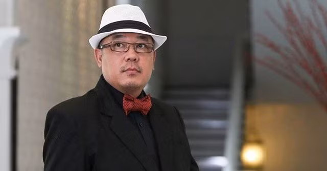 Hoàng Khải - ông chủ hãng tơ lụa nổi tiếng KhaiSilk là một người khá nổi tiếng tại Việt Nam. Đại gia Khải Silk không chỉ biết đến với những khối tài sản có giá trị lên đến hàng nghìn tỷ đồng mà còn bởi những tài sản rất đặc biệt.