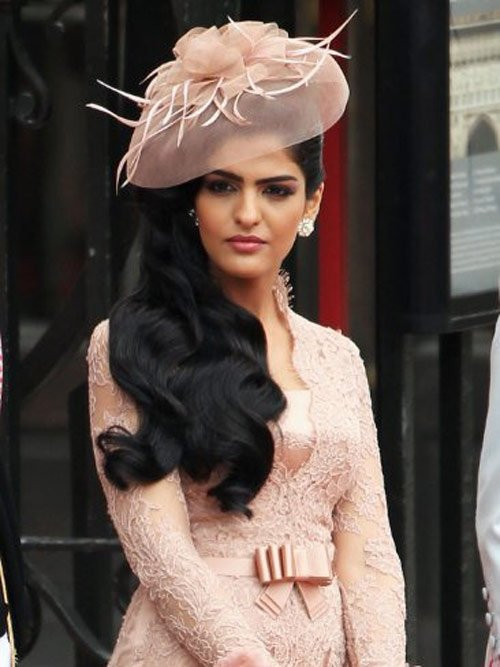 Ameera bint Aidan bin Nayef Al-Taweel sinh năm 1983. Cô là vợ cũ của Hoàng tử Al Waleed Bin Talal quyền lực và giàu có nhất Ả rập. Hiện họ đã chia tay được 3 năm nhưng người đẹp này vẫn được truyền thông gọi với danh xưng công nương. Cô là một nhà hoạt động nhiệt tình cho tổ chức xã hội thiện nguyện và bảo vệ quyền con người. 