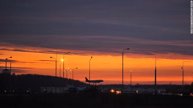 Sân bay Pulkovo (Nga): Sân bay này phục vụ hơn 2 triệu hành khách mỗi năm.