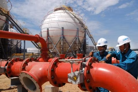 Uu dai khung, lo lon cua nha may loc dau Dung Quat-Hinh-2