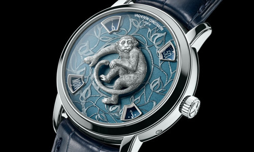 Theo giới thiệu của nhà sản xuất, chiếc đồng hồ sử dụng nghệ thuật tráng men Grand Feu để thực hiện bức tiểu họa chú khỉ trên mặt số. Grand Feu là một trong những kỹ thuật đòi hỏi sự tỉ mỉ và phức tạp bậc nhất của nghệ thuật chế tác đồng hồ.