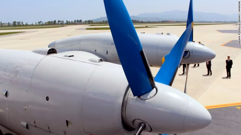 Ilyushin Il-18 là một trong những chiếc máy bay đầu tiên của hãng, có từ thời những năm 1960, với sức chứa 120 hành khách.