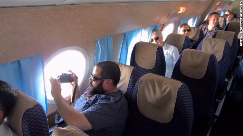 Chiếc máy bay Tupolev Tu-134 có thể chở 84 hành khách, bay chặng nội địa và quốc tế.