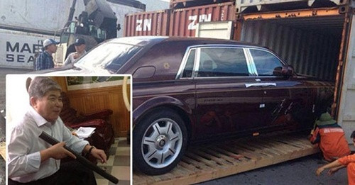 Giàu có là thế, ông Thản vẫn giữ sở thích hút thuốc lào, trên mỗi chiếc xe của ông, đều có điếu cày bên trong, vì thế ông được mọi người gọi là "Đại gia điếu cày". 