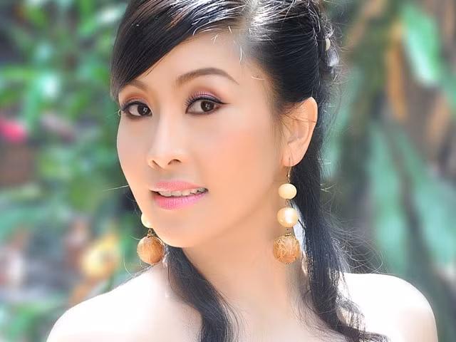 Nha hoanh trang trong hem cua dien vien Kieu Oanh