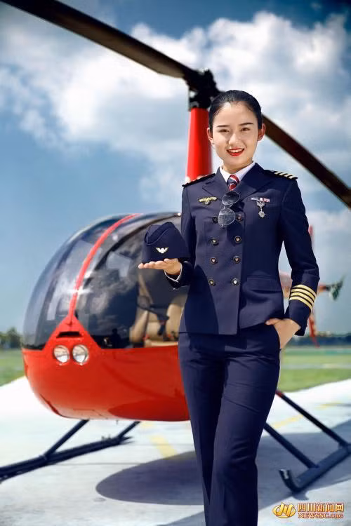 Nữ phi công xinh đẹp.