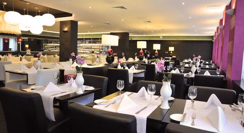 Sân bay này cũng cho thuê phòng hội họp có thể phục vụ hội nghị lên đến 600 người tham gia. Ảnh: Bstatic.