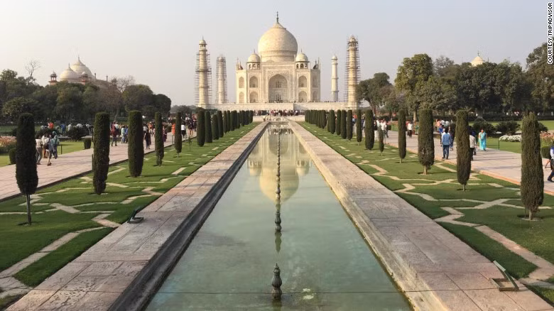 5. Đền Taj Mahal ở Agra, Ấn Độ.