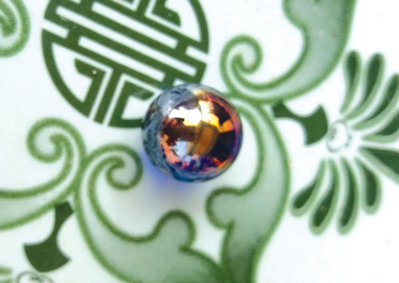 Anh Nguyễn Văn Hiếu (33 tuổi, ở xã Hòa Phú, huyện Tây Hòa, tỉnh Phú Yên), người đang cùng nhóm bạn sở hữu “viên ngọc quý” lấy từ trong bụng ếch được đồn đại là có giá hàng tỉ đồng.