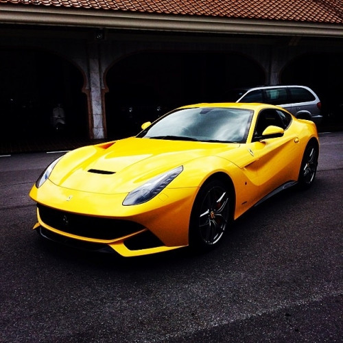 Một trong hai chiếc siêu xe của hoàng tử Brunei.