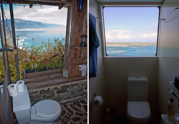 Nhà vệ sinh với khung cảnh bãi biển xanh ngắt hút hồn.