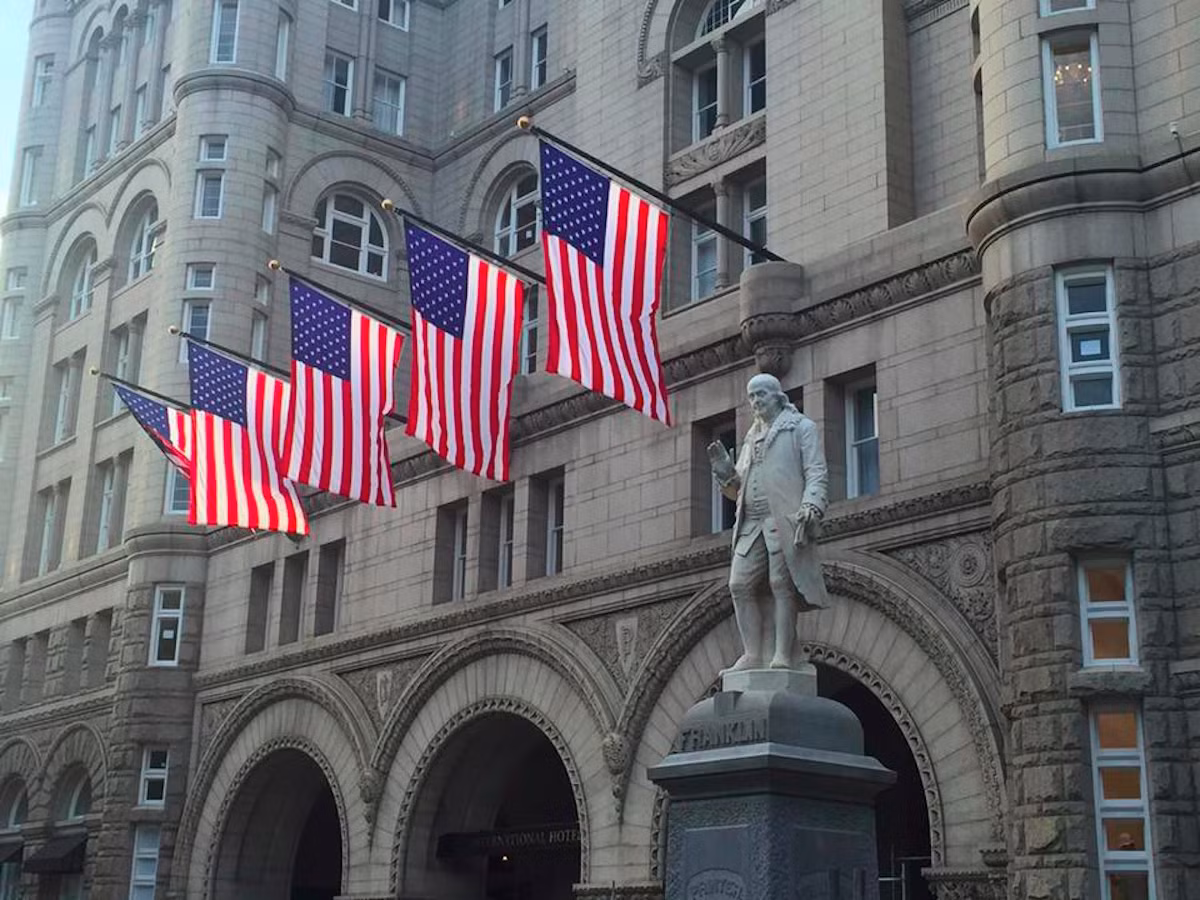 Khách sạn của tỷ phú Trump nằm trong tòa nhà cao thứ 3 ở Washington D.C.