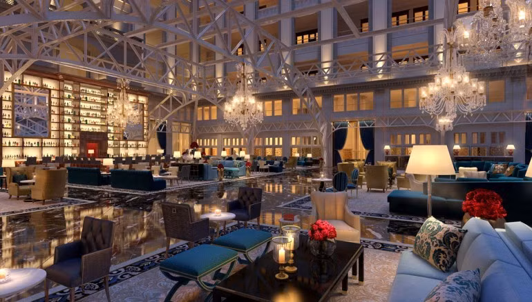 Khách sạn Trump International Hotel có 263 phòng. Phòng cao cấp nhất của khách sạn có giá 20.000 USD/đêm.