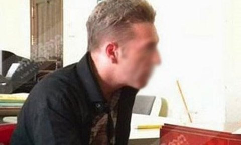 Giao vien nuoc ngoai dam o voi tre em linh 4 nam tu