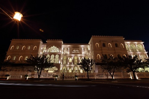 Được thiết kế theo dáng dấp của ngôi đền cổ Taj Mahal, một trong 7 kỳ quan thế giới, TajmaSago là khu nghỉ dưỡng cao cấp dành cho giới doanh nhân, các du khách trong và ngoài nước khi đến du lịch hoặc làm việc tại TP HCM.