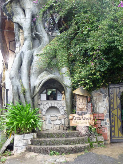 Nơi này từ lâu đã trở thành địa điểm tham quan ưa thích của du khách trong và ngoài nước.