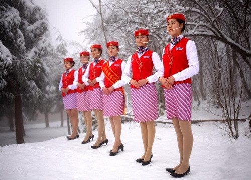 Tháng 2 vừa qua, các học viên trường Học viện hàng không Thành Đô, Tứ Xuyên, Trung Quốc, cũng trải qua đợt tập huấn ngoài trời vô cùng khắc nghiệt.