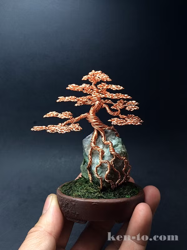 Loạt cây bonsai bằng kim loại trong bộ sưu tập Wire Bonsai Tree của nghệ sỹ Nhật Bản Ken To chắc chắn sẽ khiến nhiều người chơi thích thú.