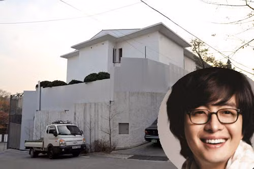 Đứng thứ ba là nam diễn viên Bae Yong Joon. Ban đầu, ngôi nhà của anh chỉ có giá trị trường vào khoảng 6 tỷ won trong năm 2010. Tuy nhiên, sau khi tu sửa, ngôi nhà đã tăng giá lên đến 9,5 tỷ won (182 tỷ đồng) trong sáu năm qua.