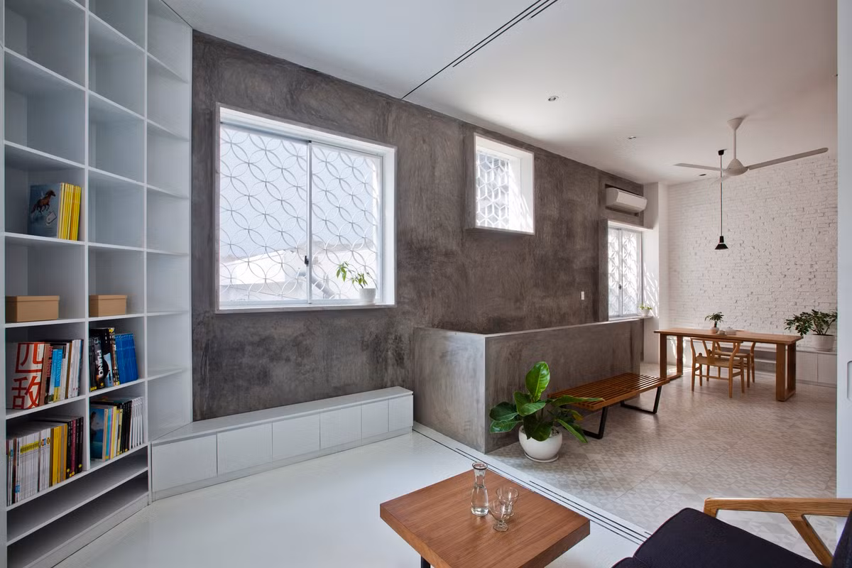 Nội thất trong nhà cũng rất mộc mạc và tinh tế.