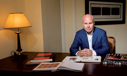 Ngoài sở hữu nhóm công ty có tên Global Home chuyên về cung ứng đồ gỗ nội thất, Nivovia còn có khoản đầu tư tại hai công ty nội thất gia đình khác là Specialist Home Furniture Limited (đặt trụ sở tại Longford, Ireland) và Corndell Quality Furniture Limited (trụ sở tại Anh).