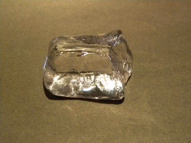 Những viên kim cương thô sẽ được các thợ kim hoàn chế tác theo hình dạng như ý muốn.