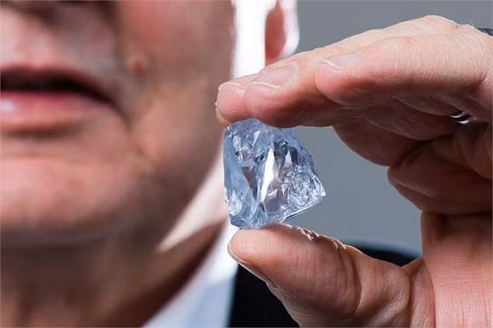 Vào 13/6/2014, một viên kim cương xanh 122,52 carat được tìm thấy ở mỏ Cullinan. Một chuyên gia trong ngành khai thác kim cương tiết lộ, gần như người ta chưa từng biết đến một viên kim cương xanh nặng hơn 100 carat.