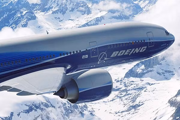 777-300ER (Extended Range) được trang bị động cơ GE90-115B – loại động cơ mạnh mẽ nhất trong làng máy bay thương mại.