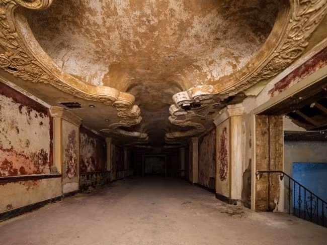 Am anh nha tang le bi bo hoang o My-Hinh-2