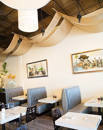 Nhà hàng Việt Basilic Vietnamese Grill ở Miami, bang Florida, Mỹ. Đây được đánh giá là quán phở Việt ngon nhất ở Miami.