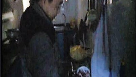 Trung Quoc lien tiep phat hien thit lon phat sang xanh-Hinh-4