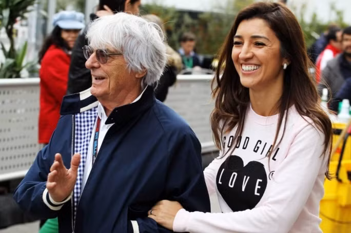 Fabiana Flosi cười rạng rỡ bên chồng già tỷ phú.