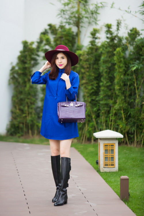 Hiện tại, chị Hoàng Dung đang sở hữu BST cả nghìn món đồ hàng hiệu với đủ các dòng sản phẩm từ giày dép, mũ, áo, phụ kiện, kính mắt…