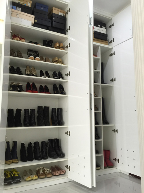 Giày cao gót là món thời trang không thể thiếu của nữ doanh nhân, bởi nó giúp chị sáng tạo trong việc phối trang phục và tự tin hơn khi xuống phố.