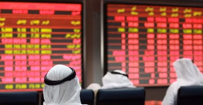 Có tỷ lệ tăng trưởng khủng: Từ năm 2000 tới 2010, kinh tế Qatar tăng trưởng 12,9%, trong khi đó kinh tế Trung Quốc tăng 10,5%. Qatar là nước tăng trưởng kinh tế nhanh thứ 4 thế giới và nhanh nhất trong số các nước giàu.