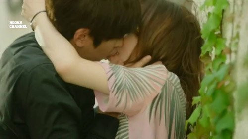 Nụ hôn mãnh liệt đã phá vỡ kỷ lục view của phim.