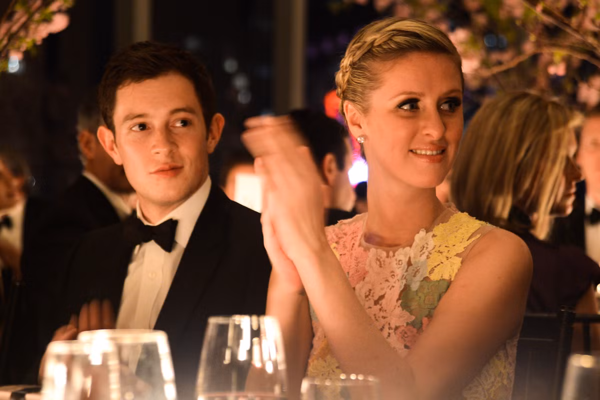 James Rothschild sinh ra trong gia đình có truyền thống làm ngân hàng nổi tiếng toàn châu Âu. Bố anh là một trong những hậu duệ của dòng họ Rothschild.