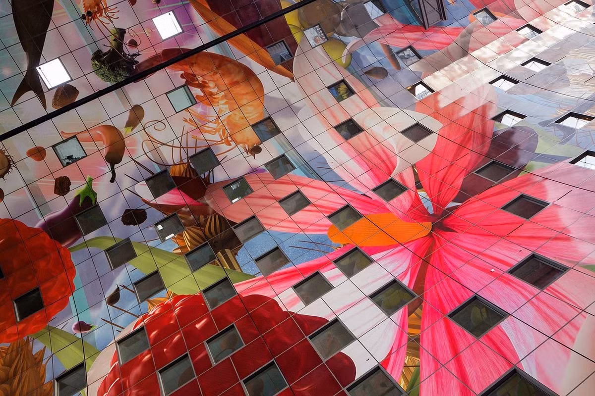 Việc kết hợp khu trung tâm thương mại với khu nhà ở đã tạo nên nét độc đáo và giàu tính sáng tạo ngay tại trung tâm thành phố của Rotterdam.