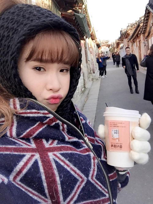 Sau những chuyến lưu diễn dài ngày, Khởi My thường đi du lịch để xả stress.